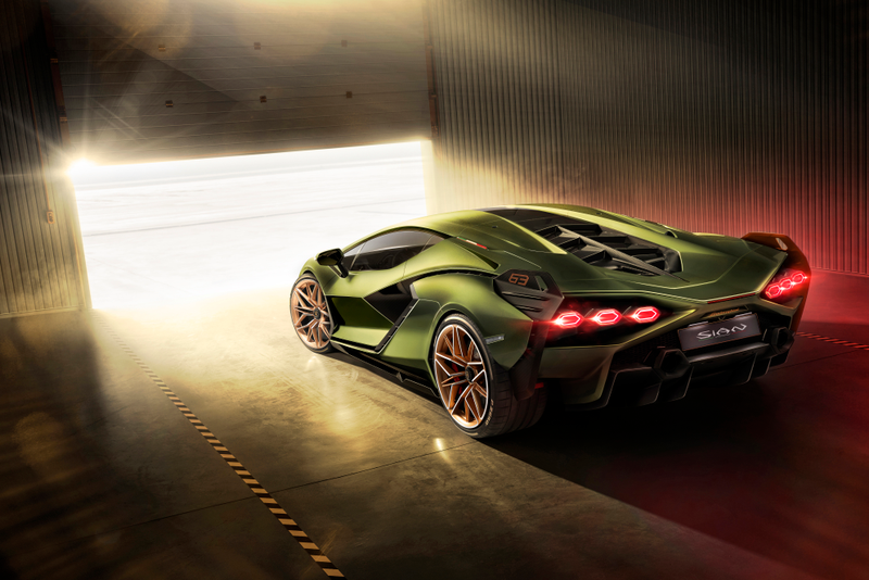 Illustration for article titled The 2020 Lamborghini Sián Is Here With 819 HP And A Hybrid V12